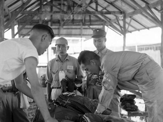 老照片:滞留缅甸的国军残兵内部