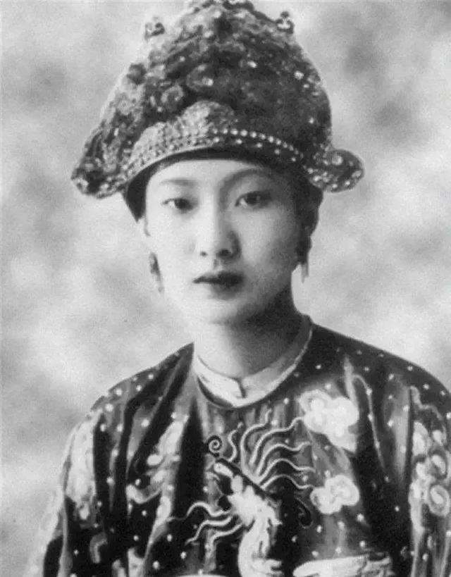 越南末代皇后南芳的传奇人生：生前美惊世界，死时却无人知晓
