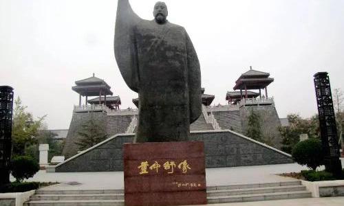 儒家学派在中国两千多年的封建社会，带来了什么影响
